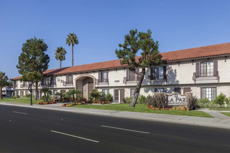 La Paz Apartments in Fountain Valley, CA - Building Photo