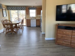 120 Wilfin Rd in South Yarmouth, MA - Foto de edificio - Building Photo