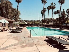 2046 Azure Cove in Chula Vista, CA - Building Photo - Building Photo