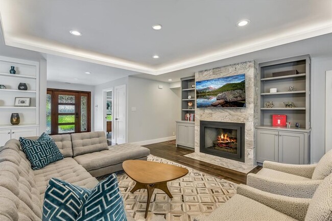 3102 Foxfire Dr in Austin, TX - Building Photo - Building Photo