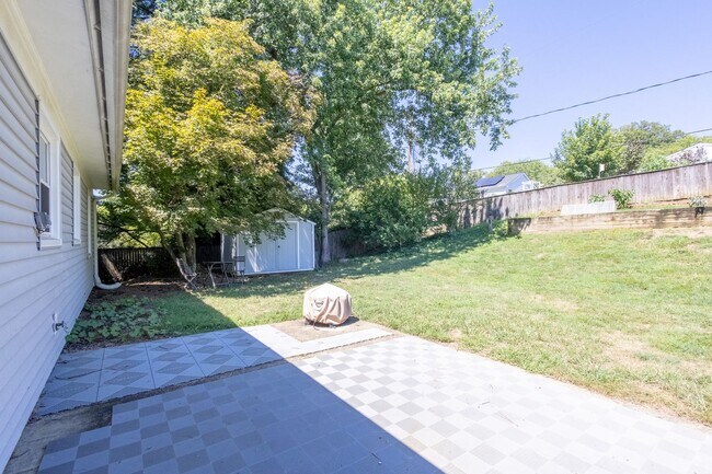 12202 Foxhill Ln in Bowie, MD - Building Photo - Building Photo