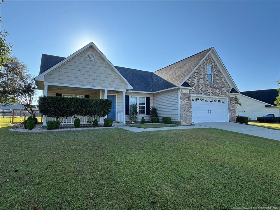 245 Wood Valley Ln in Raeford, NC - Building Photo