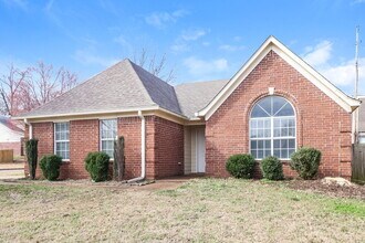 995 Scofield Dr in Cordova, TN - Building Photo - Building Photo