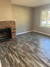 6710 Northwest Dr, Unit Duplex in Windsor Heights, IA - Building Photo - Building Photo