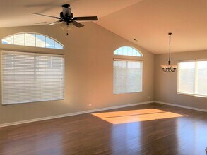 1609 Fredericksburg Ln in Aurora, IL - Building Photo - Building Photo