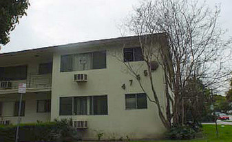 4765 Bellflower Ave Apartments