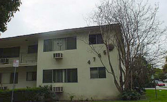 4765 Bellflower Ave in North Hollywood, CA - Building Photo - Building Photo