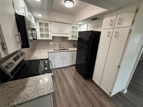 14731 Pine Glen Cir in Lutz, FL - Building Photo - Building Photo