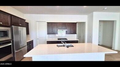 11533 N Luckenbach St in Surprise, AZ - Building Photo - Building Photo