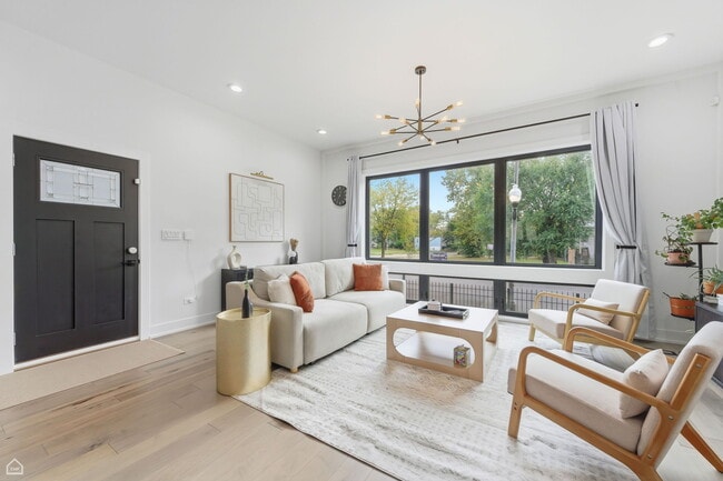 4210 W 5th Ave in Chicago, IL - Building Photo - Building Photo