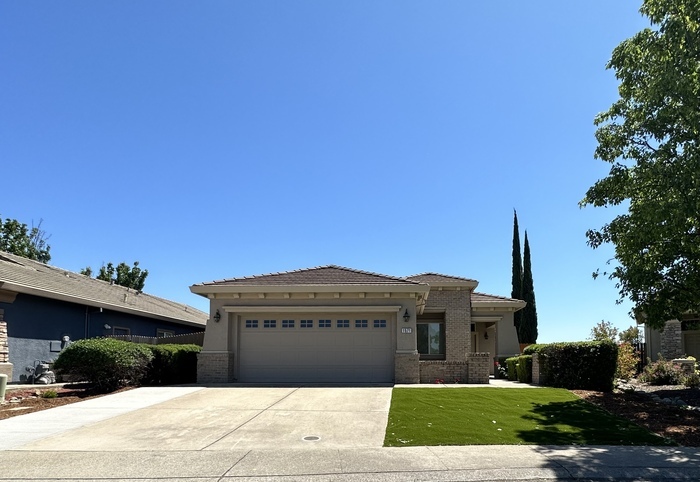 1571 Latherton Way in Folsom, CA - Building Photo