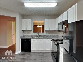 1998 Grove Way in Hampton, GA - Building Photo - Building Photo