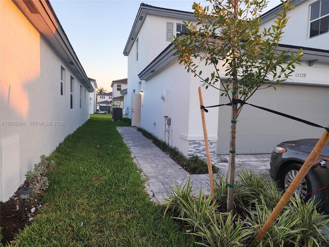 12729 SW 211th St in Miami, FL - Building Photo - Building Photo