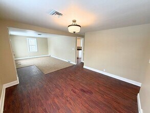 3908 Hanlin Way in Weirton, WV - Building Photo - Building Photo