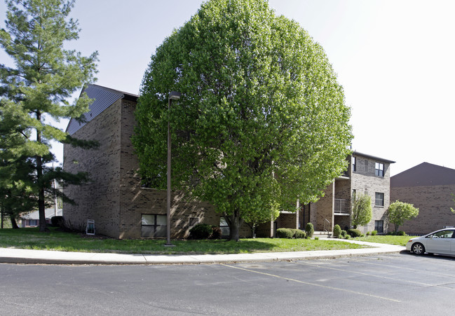 Tollbridge Manor in Cincinnati, OH - Foto de edificio - Building Photo