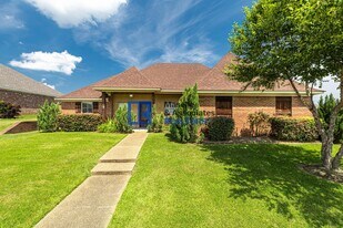 101 Wellesley Drive in Madison, MS - Building Photo