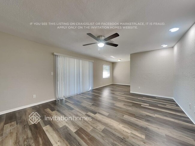 3944 Porpoise Dr SE in St. Petersburg, FL - Foto de edificio - Building Photo