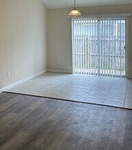 9927 Byrnes Rd, Unit 7 in Jacksonville, FL - Building Photo - Building Photo