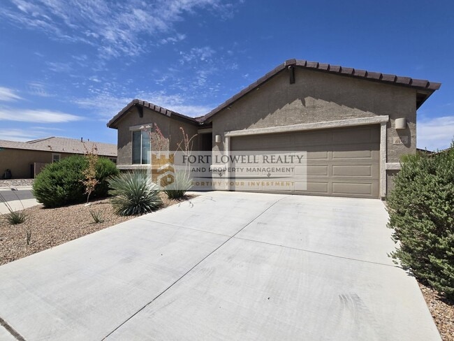 6456 E Via Jardin Verde in Tucson, AZ - Building Photo - Building Photo