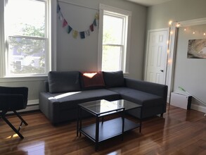 135 Columbia St, Unit 2L in Cambridge, MA - Building Photo - Building Photo