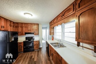 217 Marshall Dr in Gardendale, AL - Building Photo - Building Photo