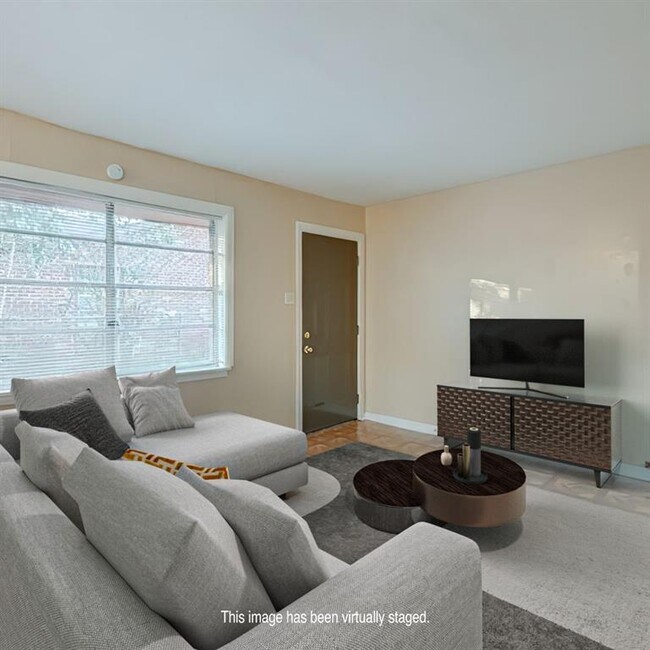 5220 Chapman St photo'