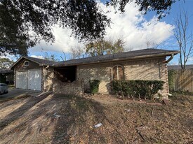 15931 Kenbrook Dr in Missouri City, TX - Building Photo