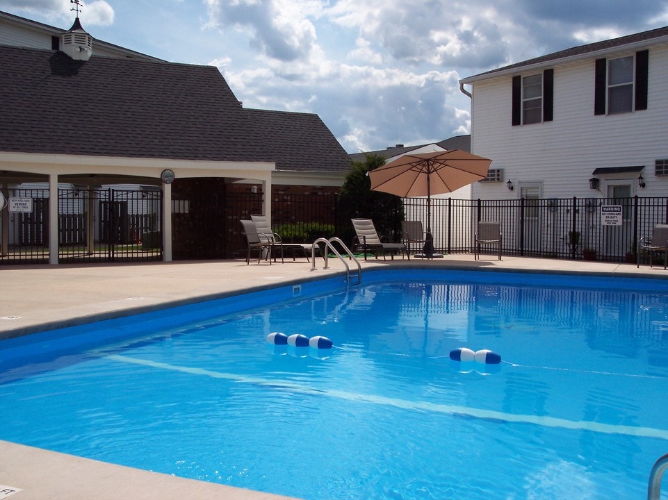 Skyway Apartments in Morton, IL - Building Photo