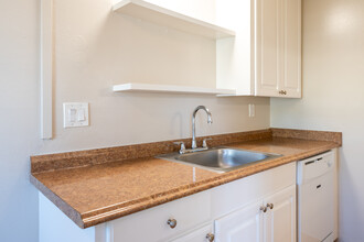 Diablo Pointe Apartments in Walnut Creek, CA - Building Photo - Interior Photo