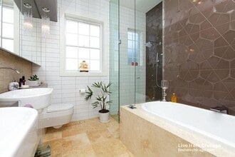 2 W Delaware Pl in Chicago, IL - Building Photo - Building Photo