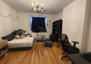 682 Parker St, Unit 2 in Boston, MA - Building Photo - Building Photo