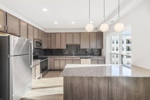 Altura Apartments in Cincinnati, OH - Building Photo