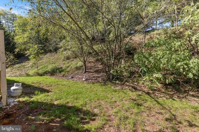 16 Ashburg Dr in Mechanicsburg, PA - Building Photo - Building Photo