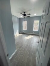 213 Martin Luther King Jr Dr, Unit Apartment 3 in Jersey City, NJ - Foto de edificio - Building Photo