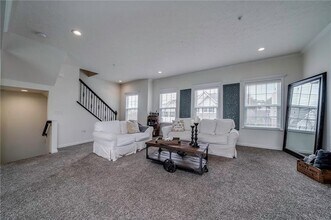 511 Isabella Ct in Coraopolis, PA - Building Photo - Building Photo