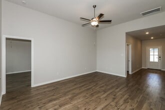 412 Mustang Trot Dr in Katy, TX - Foto de edificio - Building Photo