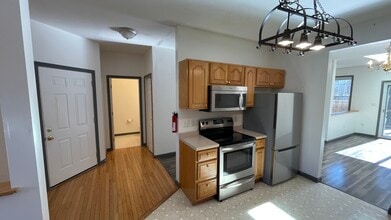 1460 Blue Course Dr, Unit 24 in State College, PA - Foto de edificio - Building Photo