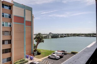 450 Treasure Island Causeway in Treasure Island, FL - Building Photo - Building Photo