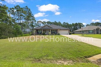 1960 Edgewood Dr in Navarre, FL - Building Photo - Building Photo