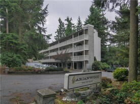 Beautiful updated Condo in Bellevue! (phot in Bellevue, WA - Building Photo