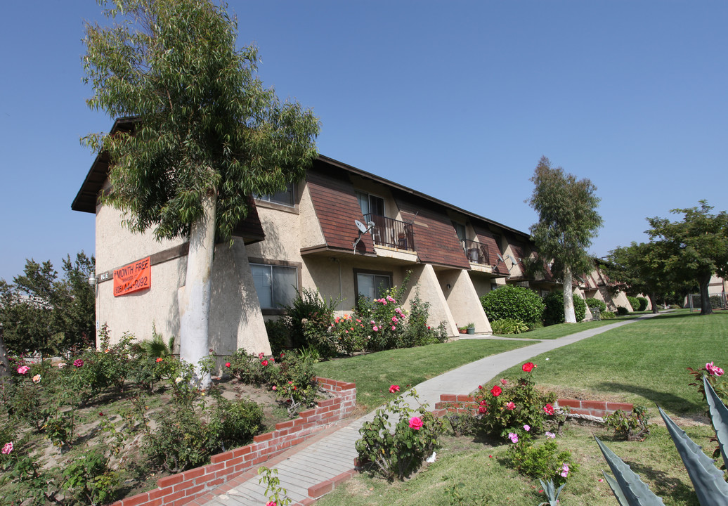 Edwards Apartments in South El Monte, CA - Building Photo