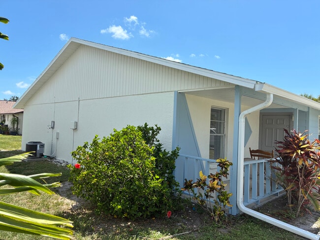 7825 40th Avenue Dr W in Bradenton, FL - Building Photo - Building Photo