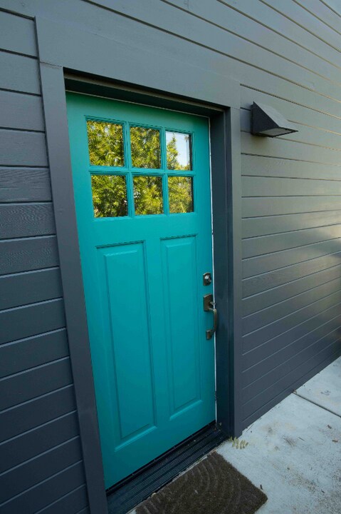 916 Hilldale Ave in Berkeley, CA - Building Photo