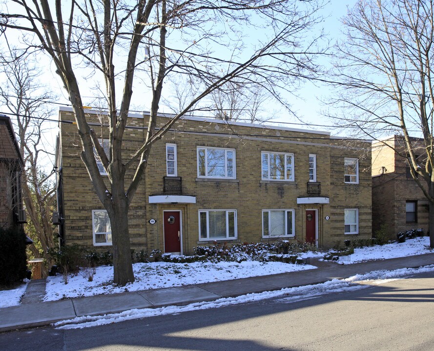 99-101 Chatsworth Dr in Toronto, ON - Building Photo