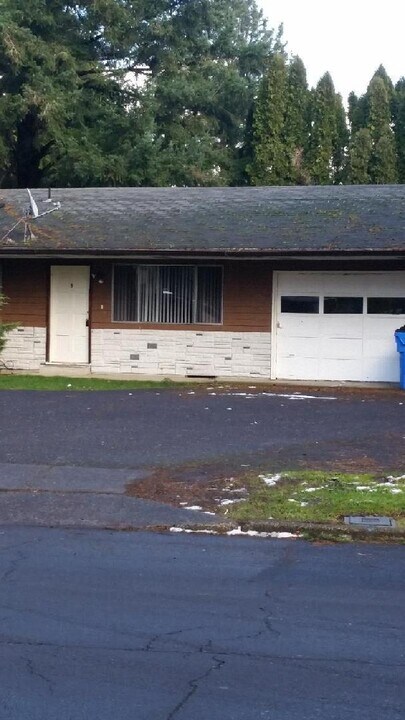 305 SE 157th Ave in Vancouver, WA - Building Photo