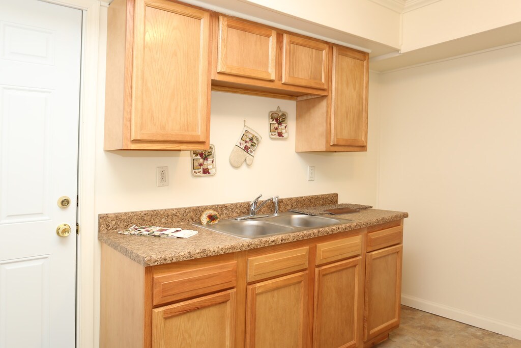 Windwood Place Apartments in Cheektowaga, NY
