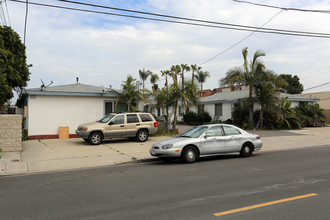 2718-2720 Roosevelt St in Carlsbad, CA - Building Photo - Building Photo