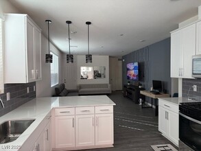 3447 Covilha Ln in Henderson, NV - Building Photo - Building Photo