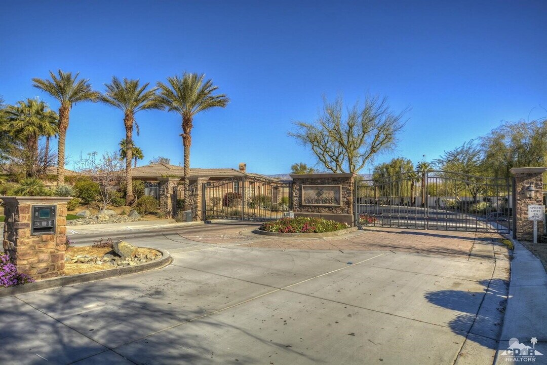 105 Rubino Ct in Palm Desert, CA - Building Photo