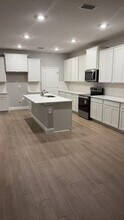 2212 Sienna Spruce St in Wesley Chapel, FL - Building Photo - Building Photo